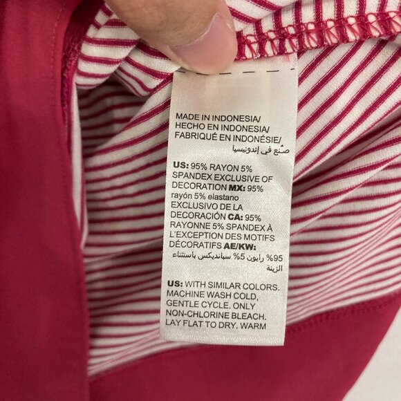 New Chico's Red White Striped V Neck Side Stretch Slit Knit Top size Large/2 - Picture 8 of 11